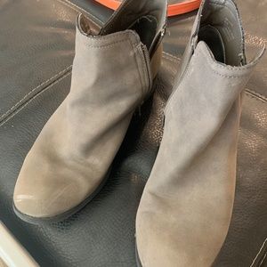 Grey Ankle boot